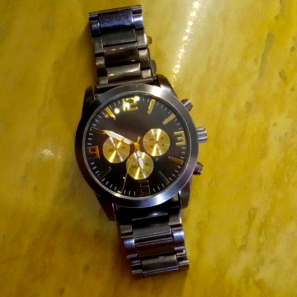 Man's watch